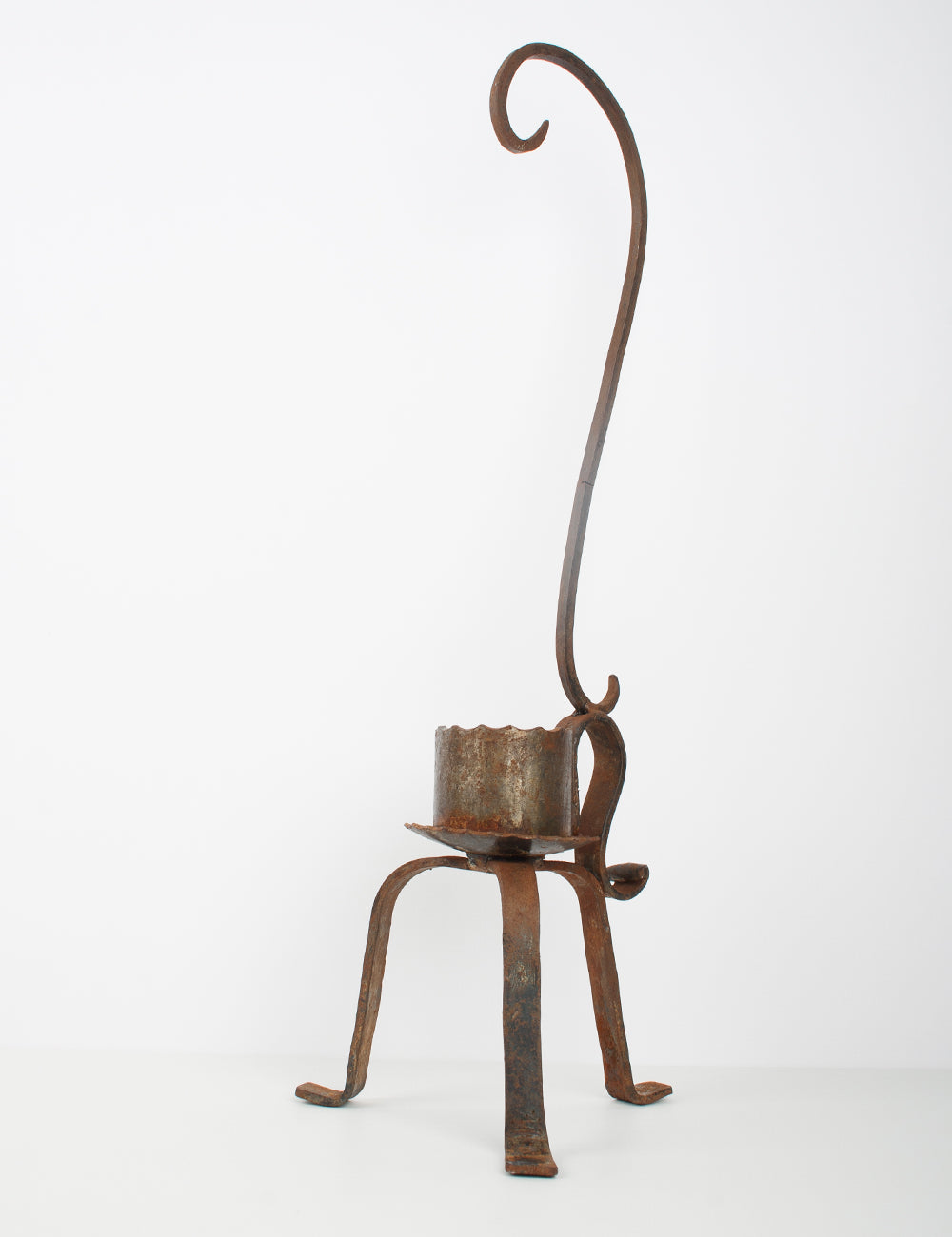 Grand ancien bougeoir en bois, Vintage sculpté bois rat-de Grand ancien bougeoir en bois, Vintage sculpté bois rat-de