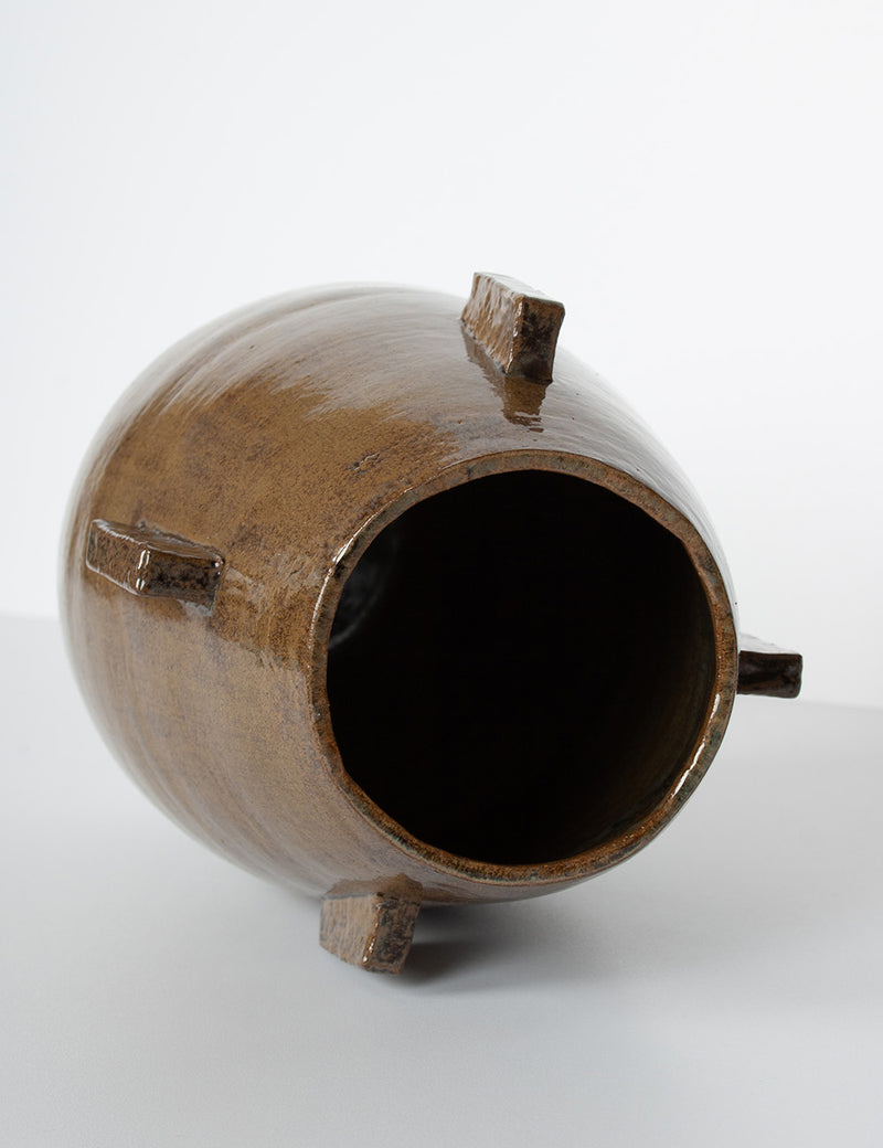 Vase brutaliste brun