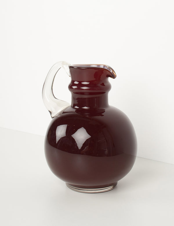 Pichet en verre bordeaux