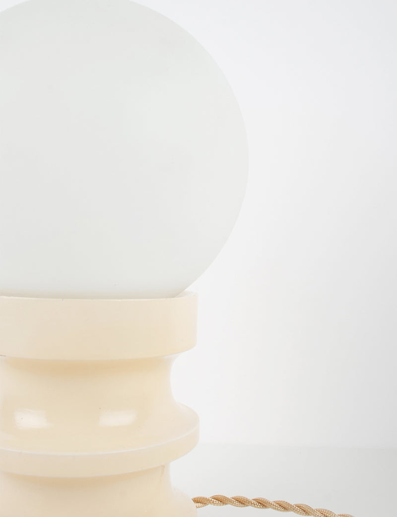 Petite lampe space age socle sculpté