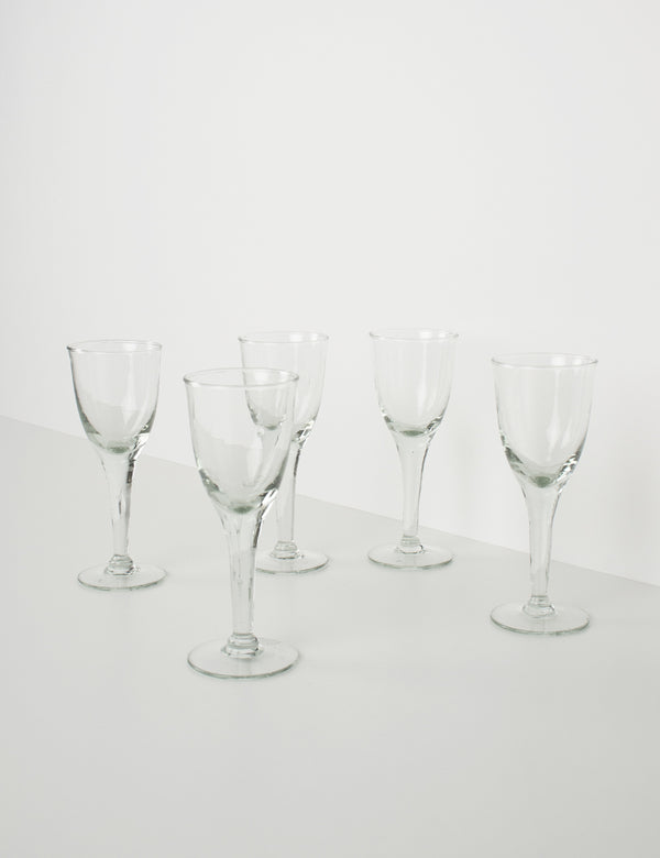 Verres à pieds anciens