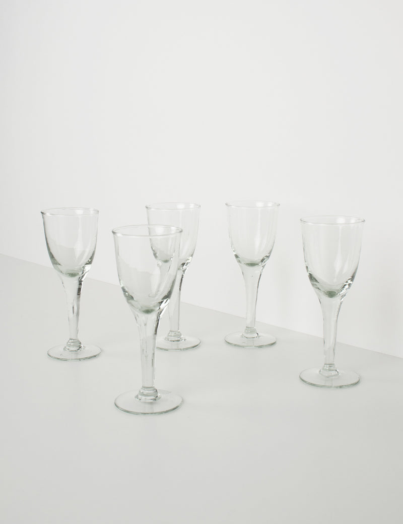 Verres à pieds anciens